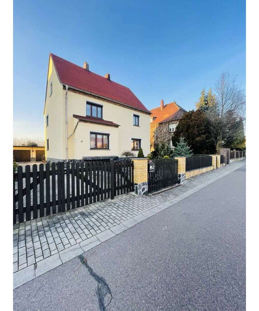 Haus zum Kaufen in Pegau 299.000 € 190 m²