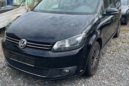 VW Touran 144.487 km 7.600 &euro; Leipzig 04129