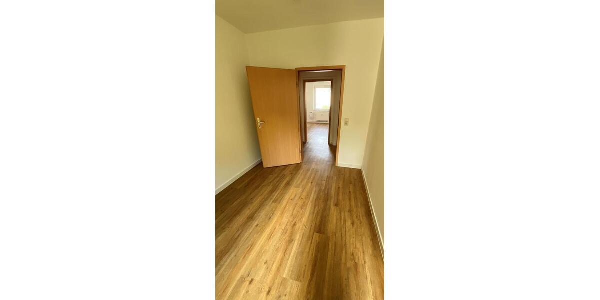Etagenwohnung Schkeuditz - 5 Zimmer, 94 m&sup2;, 775&euro; | Angebot:26662737
