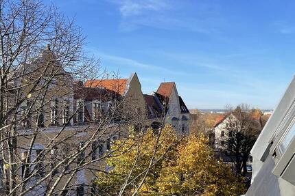 Dachgeschoss mit Sichtbalken! 2-Zimmer-Wohnung in der südlichen Innenstadt zimmer