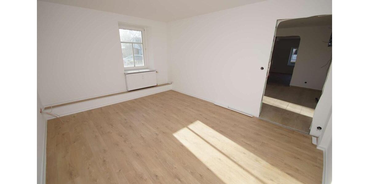 Erdgeschoßwohnung Schkopau - 3 Zimmer, 120 m&sup2;, 1.172&euro; | Angebot:24698919