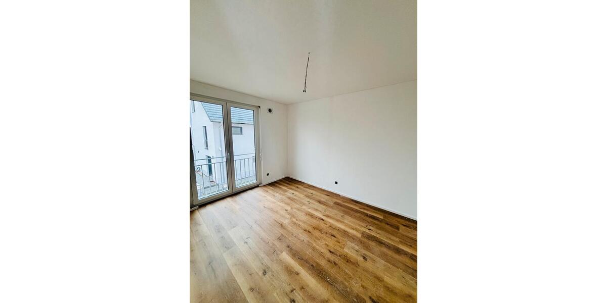 NEUBAU! Wohntraum für die ganze Familie, mit Terrasse und Garten. 7 zimmer