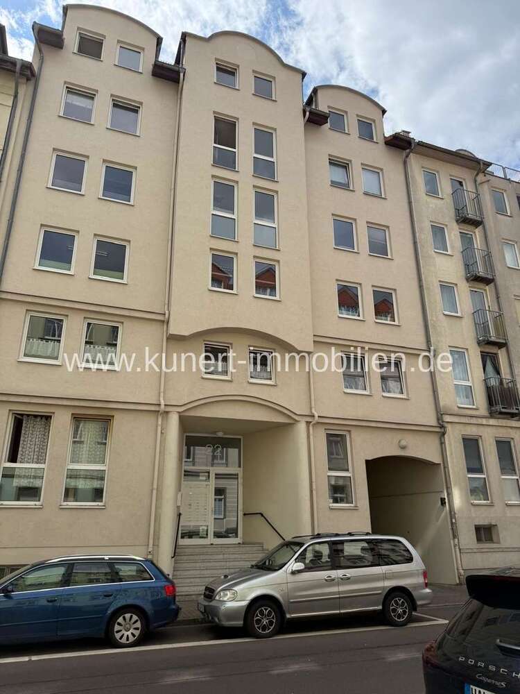 Wohnung zum Mieten in Halle 288 € 33.89 m²