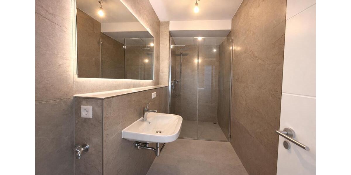 Erdgeschoßwohnung Leipzig Mitte - 4 Zimmer, 125 m&sup2;, 1.690&euro; | Angebot:25418312