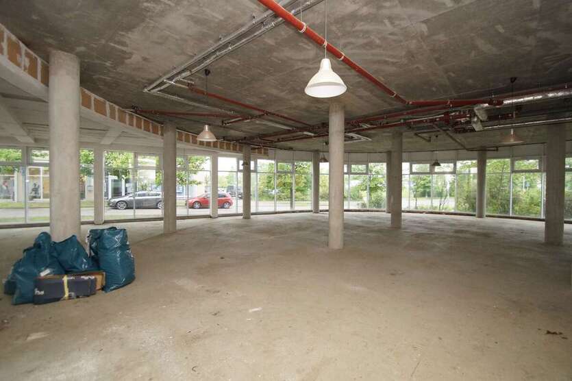 Individuell gestaltbare Praxisfläche nah am Flughafen - Teilflächen möglich zimmer