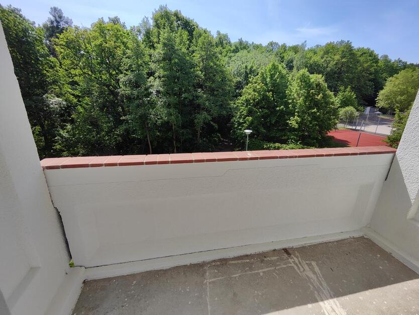 Schick sanierte 2-Raumwohnung mit Balkon und Blick ins Grüne zimmer