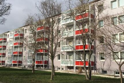 3-Raum-Wohnung mit Balkon zu vermieten! zimmer