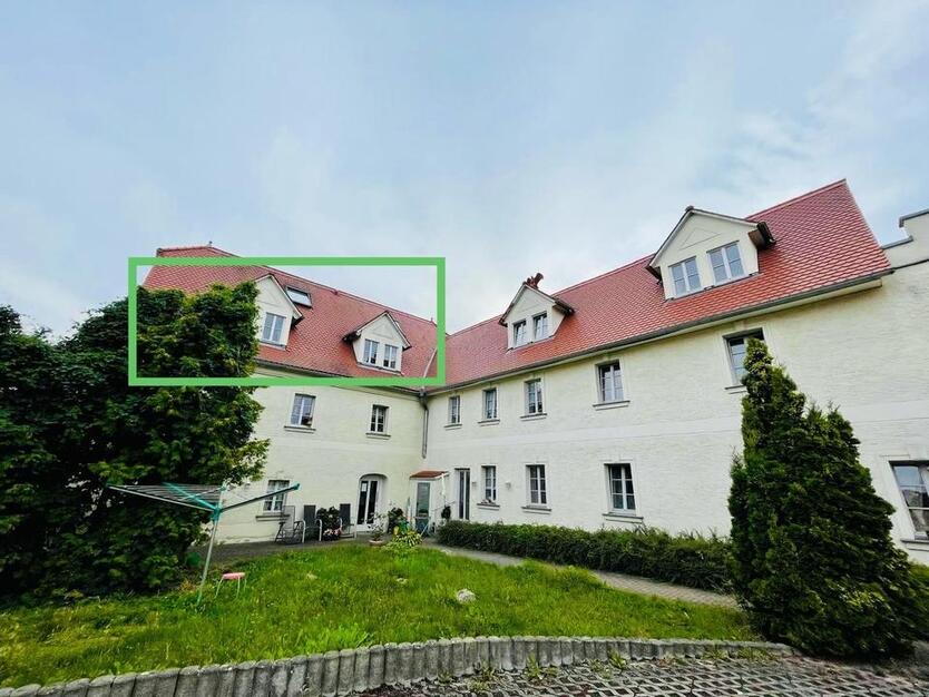 Sonnige 2 Zimmer Dachgeschosswohnung zum 01.11.2025 zimmer