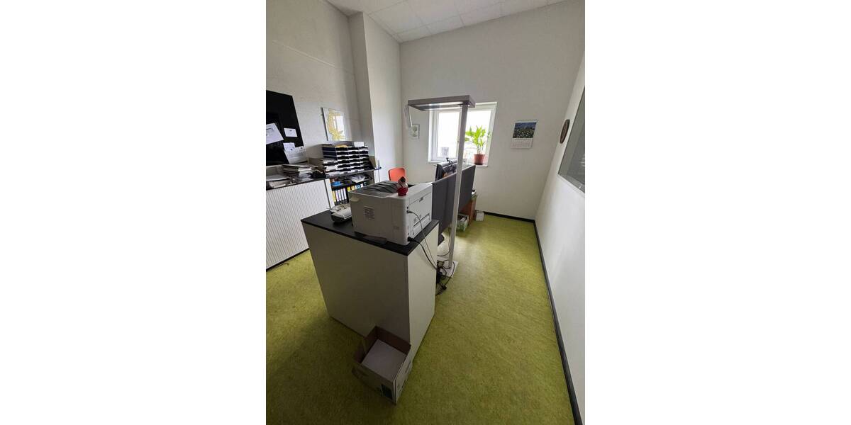 Moderne, energieeffiziente Logistikhalle mit Verwaltung - Raum Leipzig-Halle zimmer