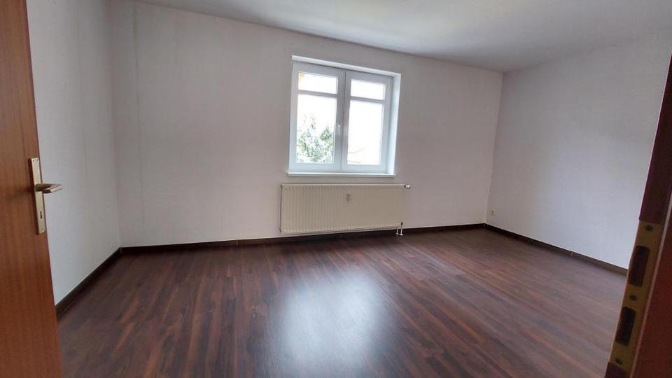Neu renoviert- 2 Zimmerwohnung mit Balkon in guter Lage zimmer