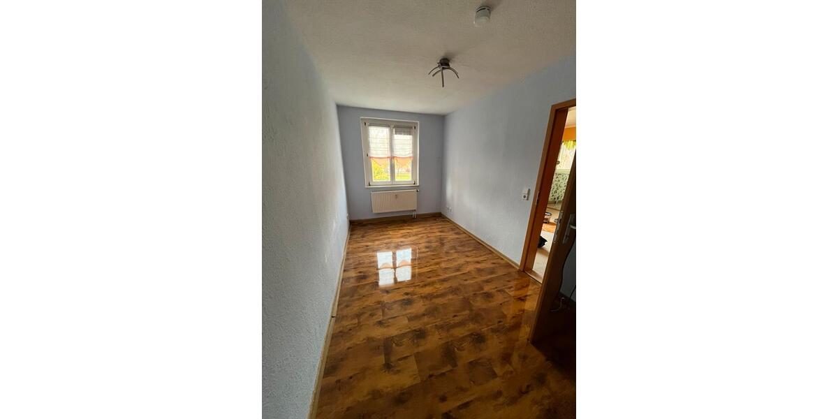 Etagenwohnung Hohenmölsen - 2 Zimmer, 36 m&sup2;, 260&euro; | Angebot:24623968