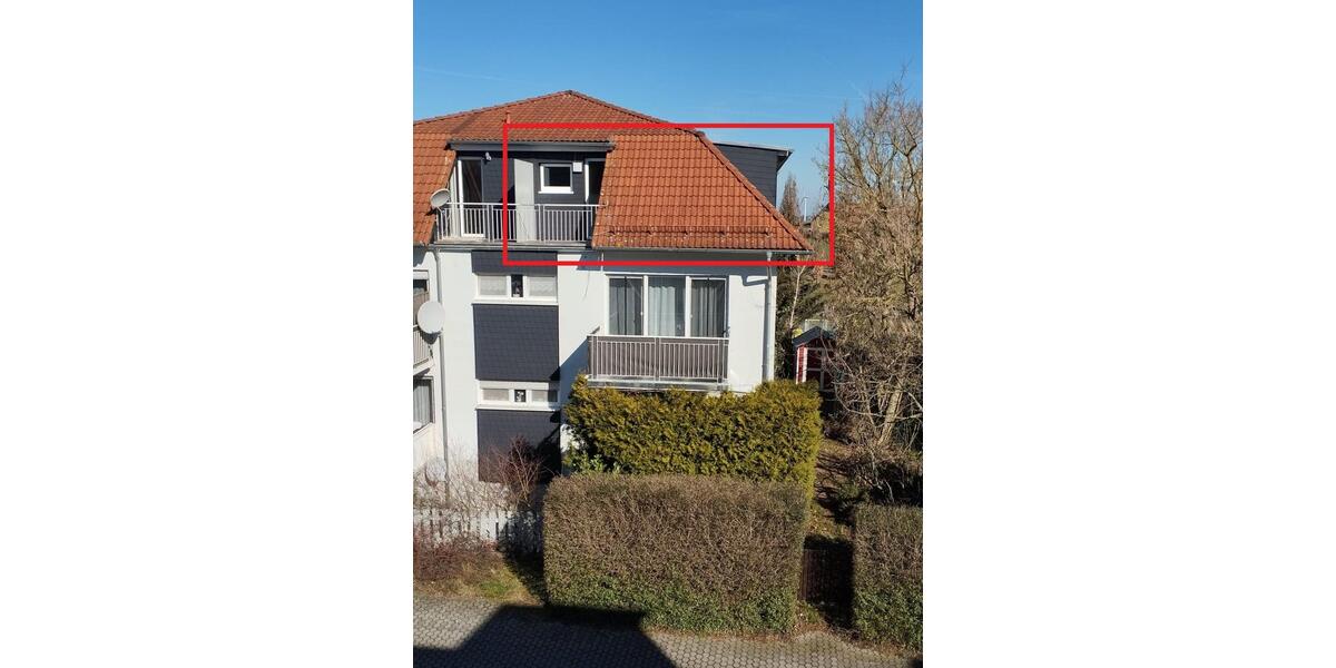 gepflegte, helle Dachgeschoss Wohnung mit Blick ins Grüne 2 zimmer