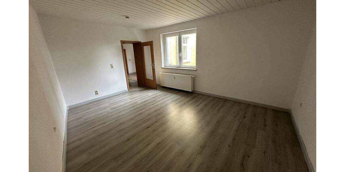 Etagenwohnung Lützen - 4 Zimmer, 110 m&sup2;, 850&euro; | Angebot:25689034
