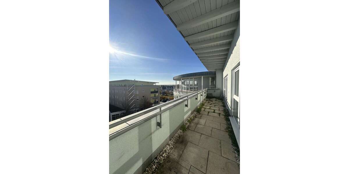 ++Große und Helle 3-Raumwohnung im Dachgeschoss++ 3 zimmer