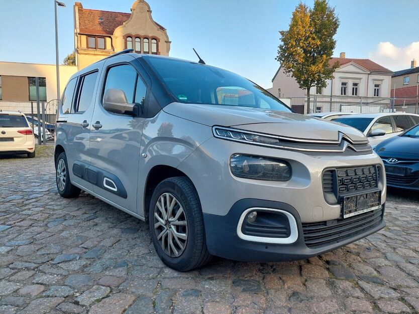 Citroen Berlingo 120.321 km 12.200 € Leipzig 04229