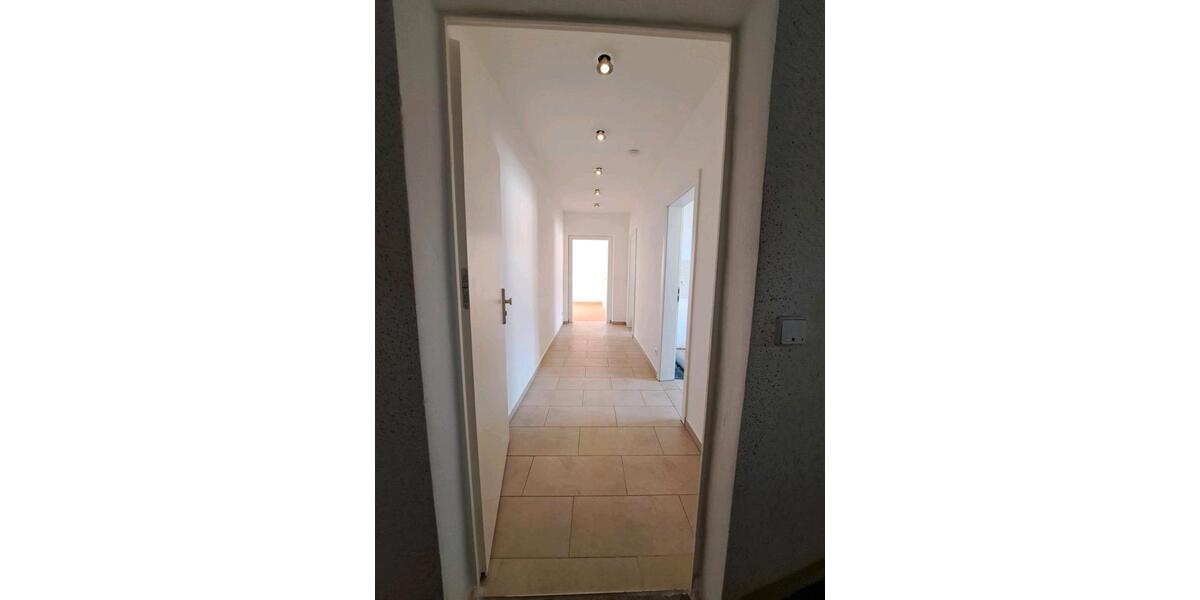 Etagenwohnung Hohenmölsen - 2 Zimmer, 50 m&sup2;, 530&euro; | Angebot:26564625