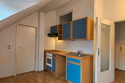 Anfragestop 2-Zimmer-Dachgeschosswohnung in Schleußig zum 01.03. 2 zimmer