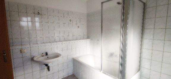 Etagenwohnung Schkopau Lochau - 3 Zimmer, 80 m&sup2;, 640&euro; | Angebot:25682714