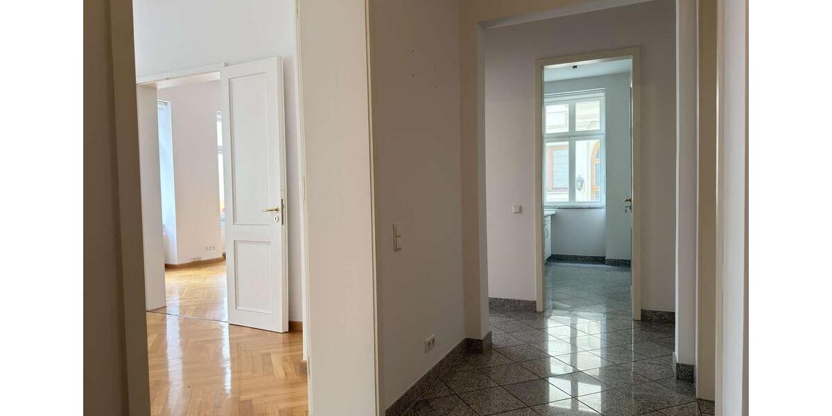 Etagenwohnung Leipzig Mitte - 4 Zimmer, 142 m&sup2;, 2.588&euro; | Angebot:26404478