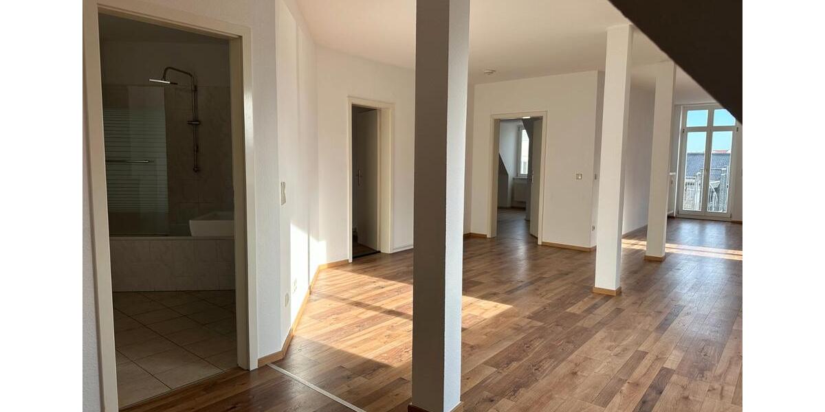 Dachgeschoßwohnung Leipzig Mitte - 3 Zimmer, 115 m&sup2;, 880&euro; | Angebot:26461405