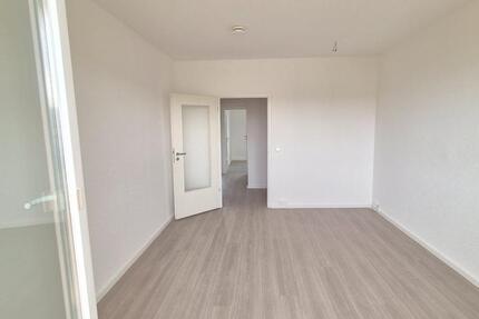 Sanierte 2 Raumwohnung mit Balkon zimmer