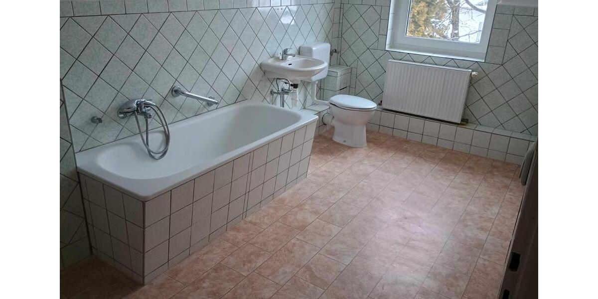 Etagenwohnung Borna - 2.5 Zimmer, 61 m&sup2;, 396&euro; | Angebot:27631256