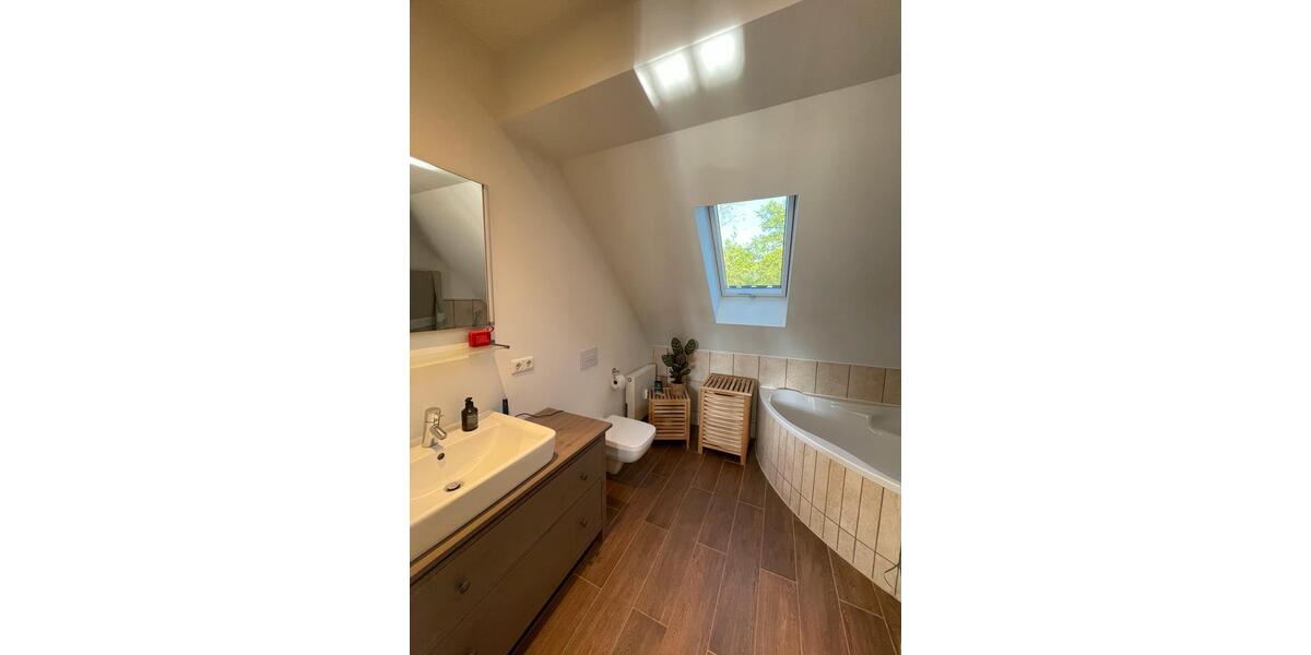 Dachgeschoßwohnung Böhlen - 3 Zimmer, 81 m&sup2;, 1.000&euro; | Angebot:26301254