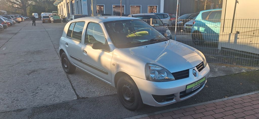 Renault Clio 68.500 km 3.350 &euro; Leipzig 04288