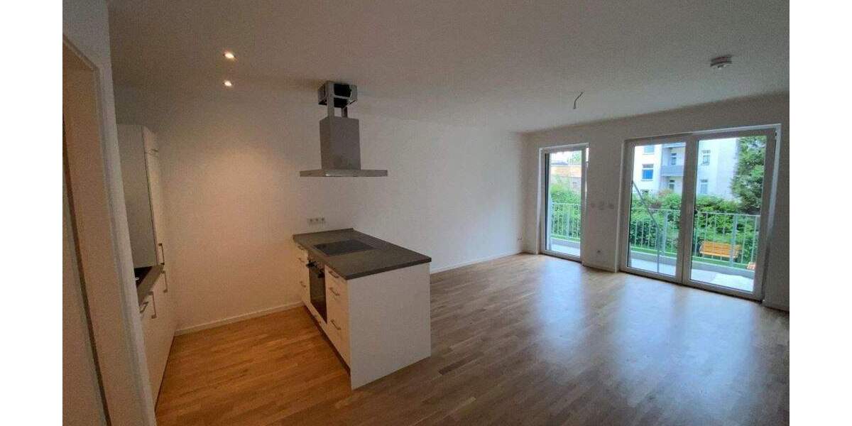 Stötteritz* Neubau* Zweitbezug* altersgerechte Whg* hell* Balkon hofseitig* offene Küche mit EBK 2 zimmer