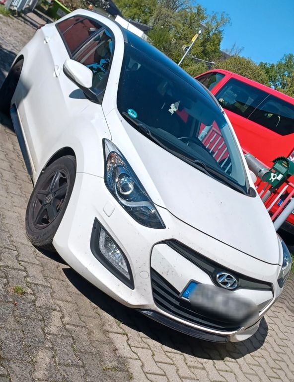 i30