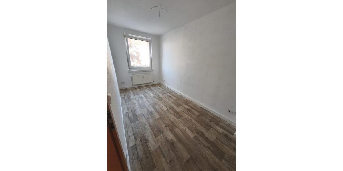 Etagenwohnung Groitzsch - 3 Zimmer, 59 m&sup2;, 446&euro; | Angebot:26424127