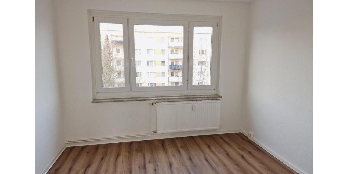 Etagenwohnung Zwenkau - 2 Zimmer, 60 m&sup2;, 375&euro; | Angebot:25845972