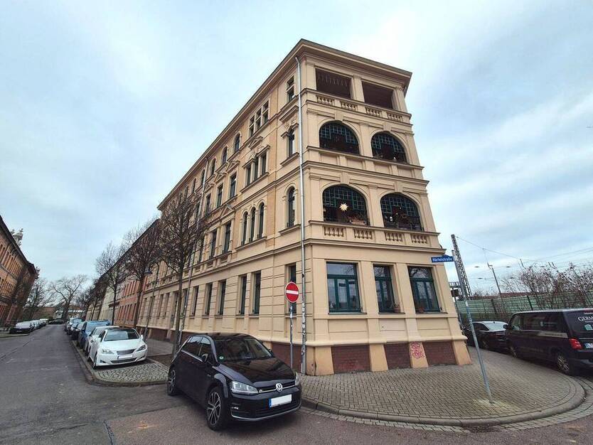 Neuwertige 3 Zimmer Wohnung mit großem Balkon