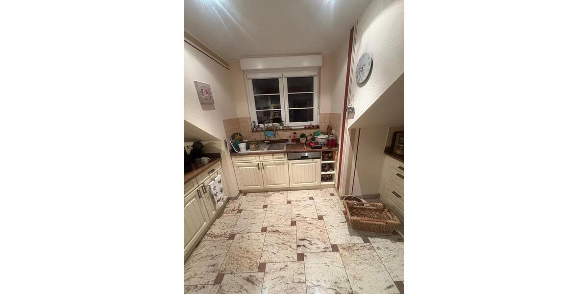 besondere 3 Raum Wohnung im DG mit EBK und Terrasse 3 zimmer