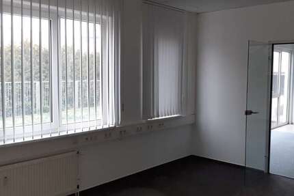 Gewerbeobjekt Zwenkau - 2.763&euro; | Angebot:19048037