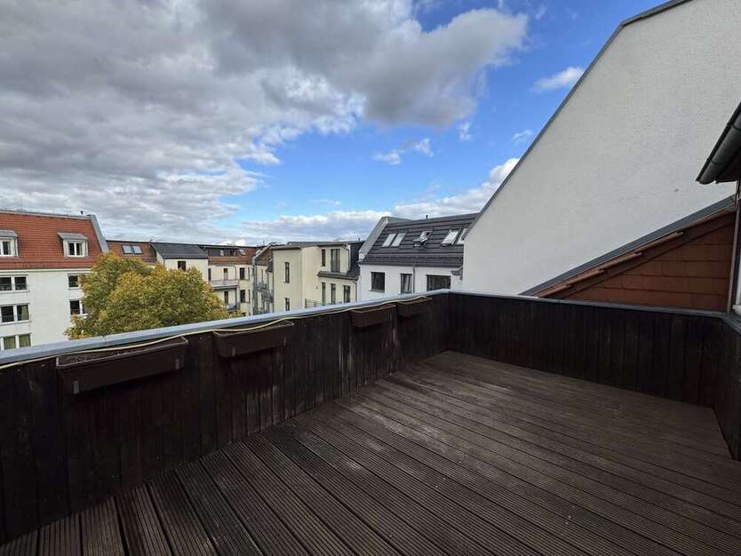 Bezugsfreie, charmante Dachgeschosswohnung mit Dachloggia - Aufzug vorhanden!! 2 zimmer