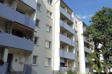 Wohnung zum Mieten in Halle (Saale) 393 € 65.44 m²