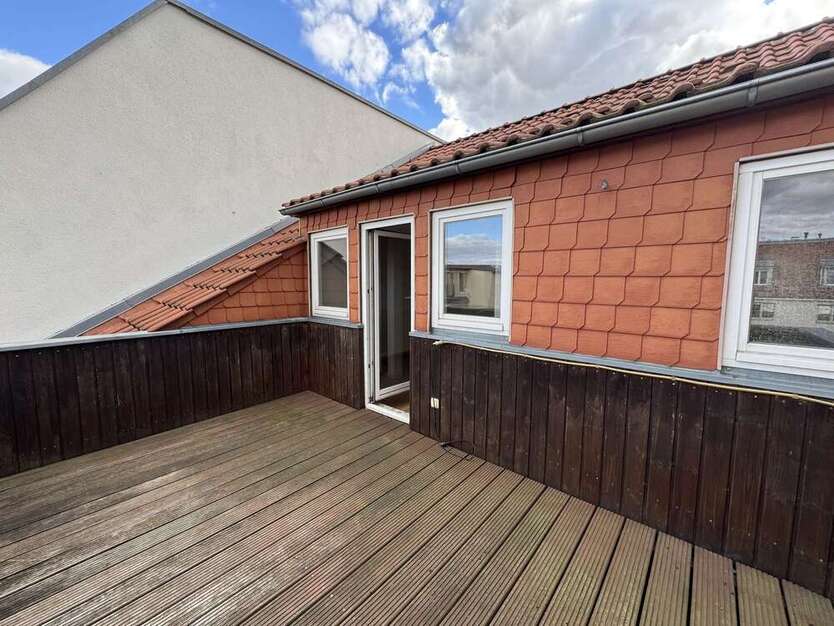 Bezugsfreie, charmante Dachgeschosswohnung mit Dachloggia - Aufzug vorhanden!! 2 zimmer