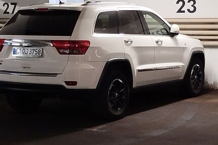 Jeep Grand Cherokee 191.300 km 11.900 &euro; Leipzig 04288