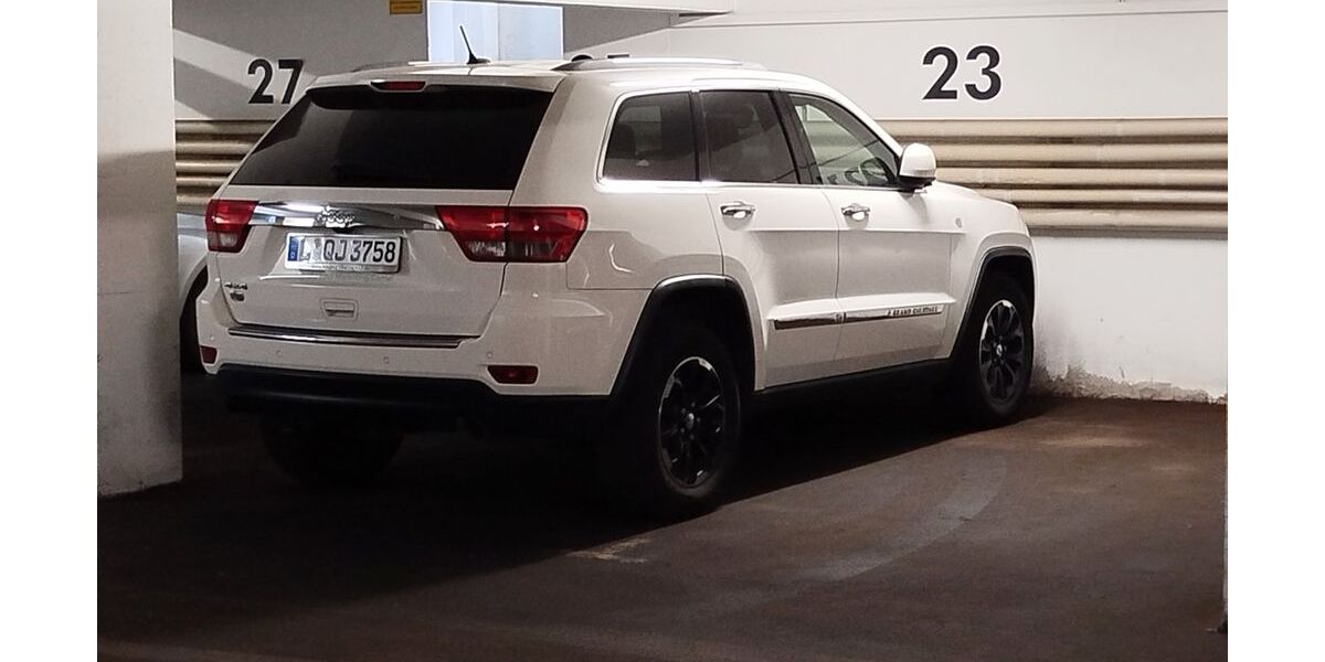 Jeep Grand Cherokee 191.300 km 11.900 &euro; Leipzig 04288