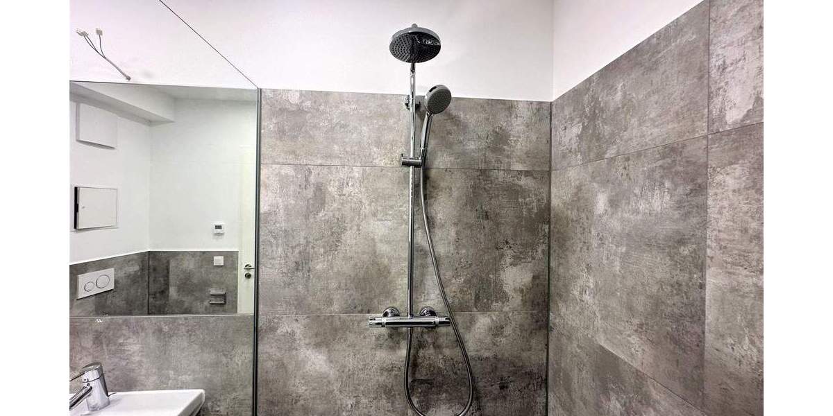 Exklusives Wohnen mit sonniger 11 m² Loggia und beeindruckendem Weitblick - provisionsfrei 4 zimmer