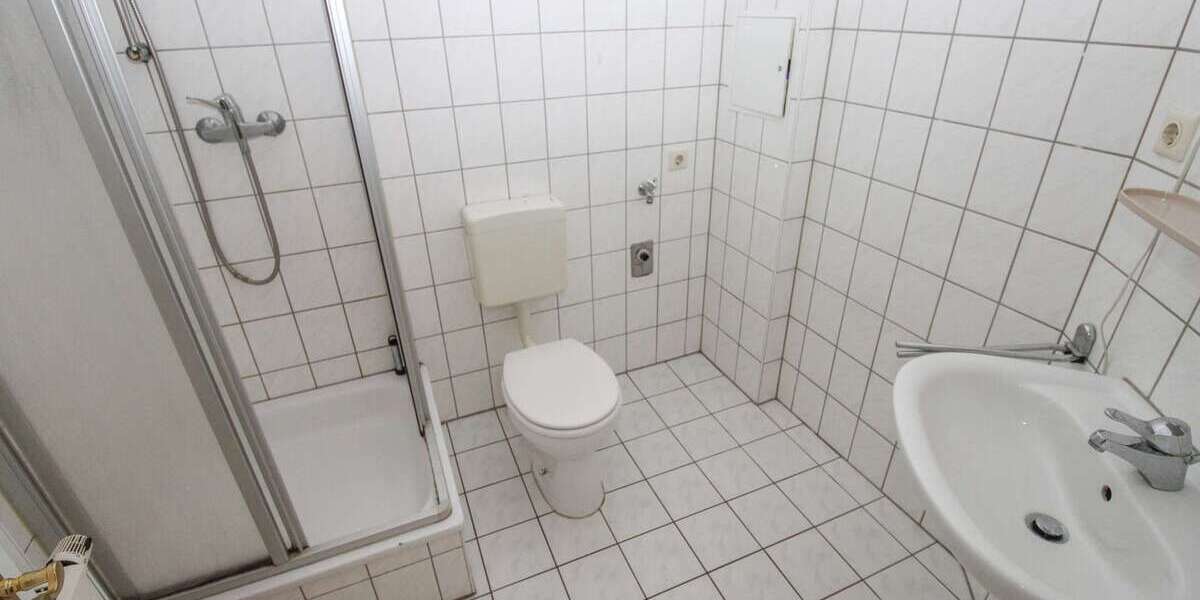 Investieren in Leipzig-Schönefeld: Denkmalgeschütztes ETW-Paket mit 3 Einheiten zimmer