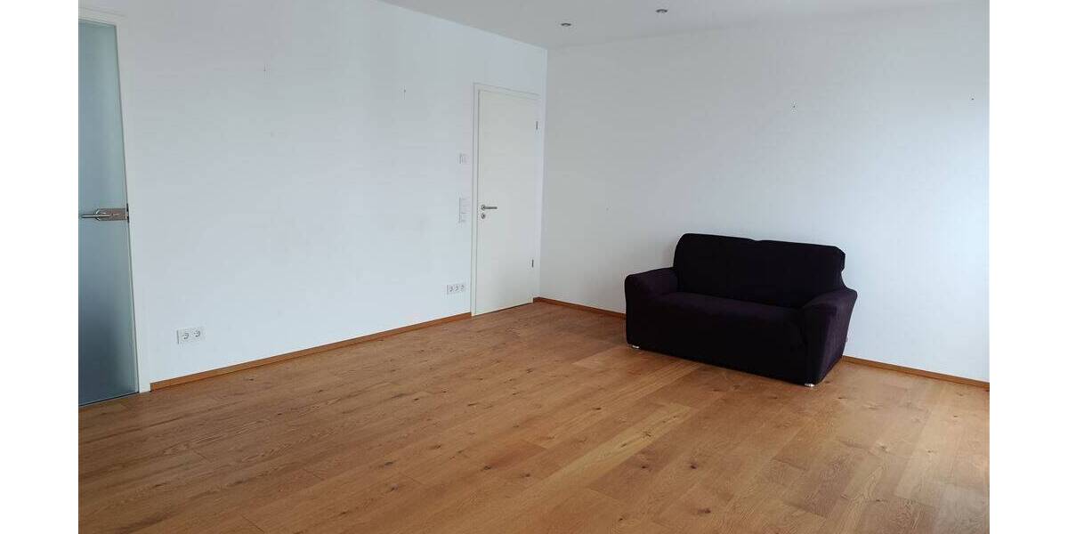 Etagenwohnung Zwenkau - 3 Zimmer, 108 m&sup2;, 1.499&euro; | Angebot:26308337