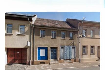 Haus Leipzig Nord - 10 Zimmer, 180 m&sup2;, 40.000&euro; | Angebot:26056546