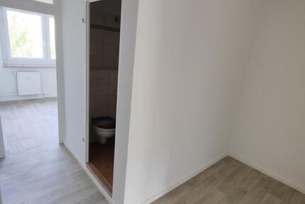 Schick sanierte 2-Raumwohnung mit Balkon und Blick ins Grüne zimmer