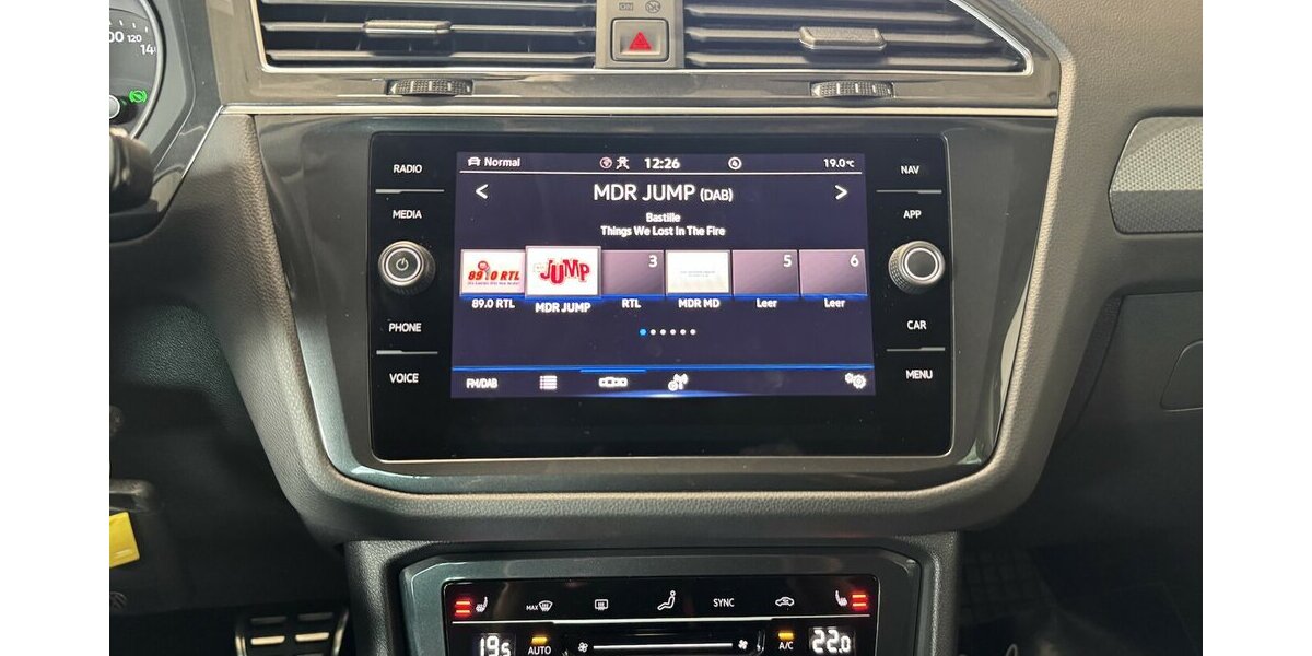 VW Tiguan 1.5 DSG/Led/Navi/Spur/ACC/Garantie 2027 40.000 km 26.490 &euro; Leipzig 04347