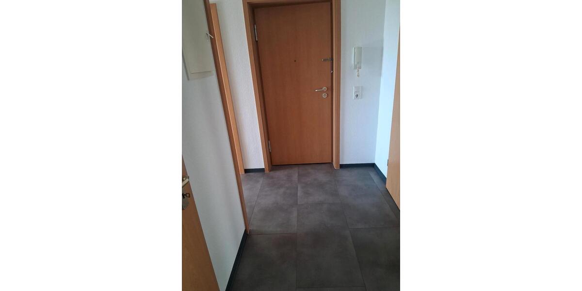 Erdgeschoßwohnung Hohenmölsen - 3 Zimmer, 70 m&sup2;, 750&euro; | Angebot:25649079
