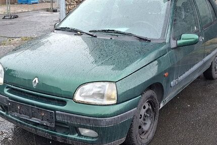 Renault Clio 119.989 km 1.200 &euro; Borna 04552