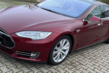 Tesla Model S 160.000 km 16.500 &euro; Gröbers 06184