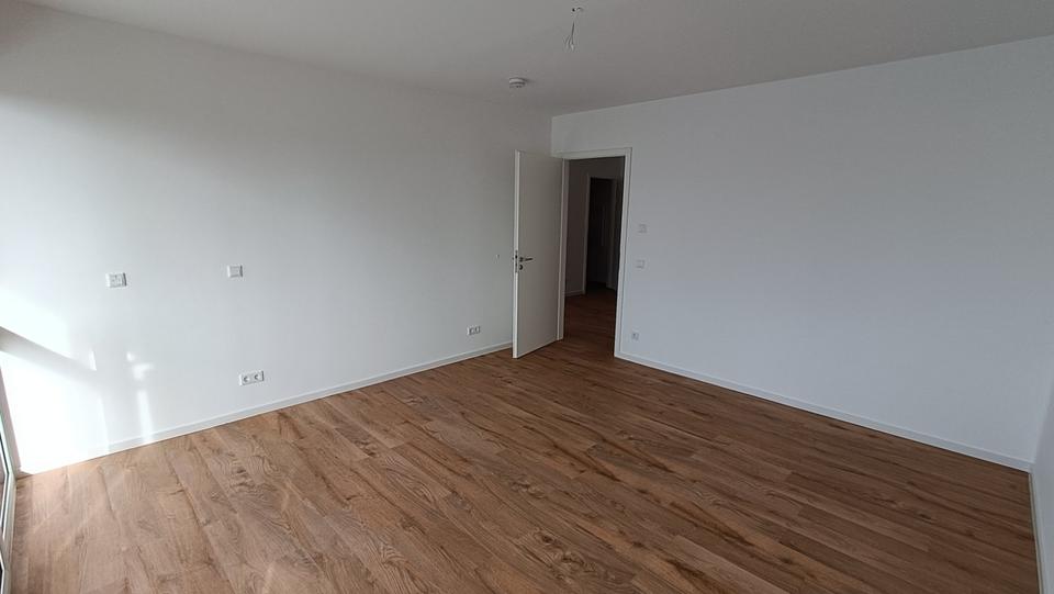 Etagenwohnung Schkeuditz - 4 Zimmer, 102 m&sup2;, 1.100&euro; | Angebot:25253511